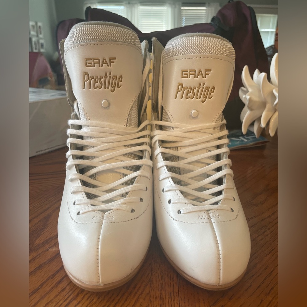 GRAF Prestige Figure Skates 5.5W